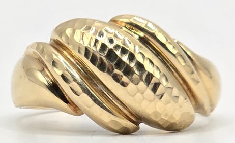 Ladies 10K Yellow Gold Swirl Ring