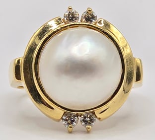Ladies 14K Yellow Gold Mabe Pearl & Diamond Ring