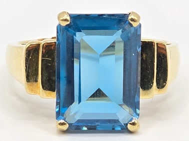 Ladies 10K Yellow Gold Blue Topaz Cocktail Ring