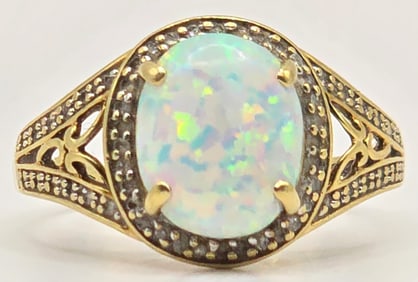 Ladies Vintage 9K Yellow Gold Opal & Diamond Ring