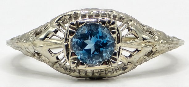 Antique Art Deco 18K White Gold Blue Topaz Filigree Ring