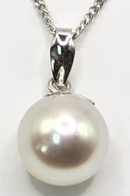 Ladies 18K White Gold Pearl Pendant And Chain