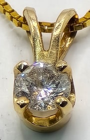 Ladies 10k Yellow Gold .17 Carat Diamond Pendant And Chain