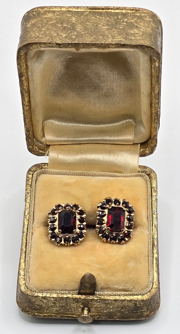 Antique 8K Yellow Gold Garnet Earrings: Antique 8K Yellow Gold Garnet Earrings. The earrings are for pierced ears, they are screw backs and are missing the screws. They measure 1/2" tall x 3/8" wide and the total weight is 2.11 grams. They 