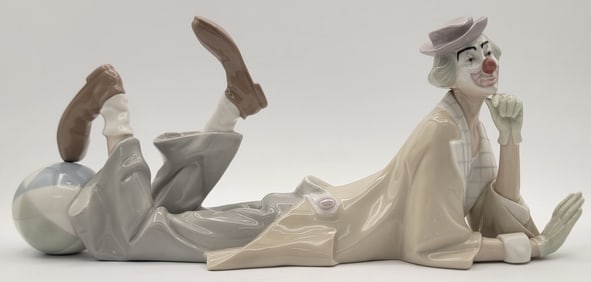 Retired Lladro "Clown With Ball" Figurine #4618