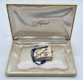 Vintage Imperial Graduated Cultured Pearl Necklace In Original Box
