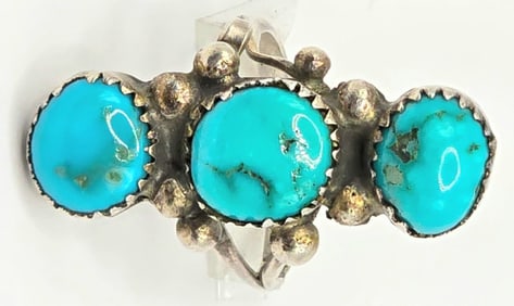 Vintage Native American Turquoise Sterling Silver Ladies Ring