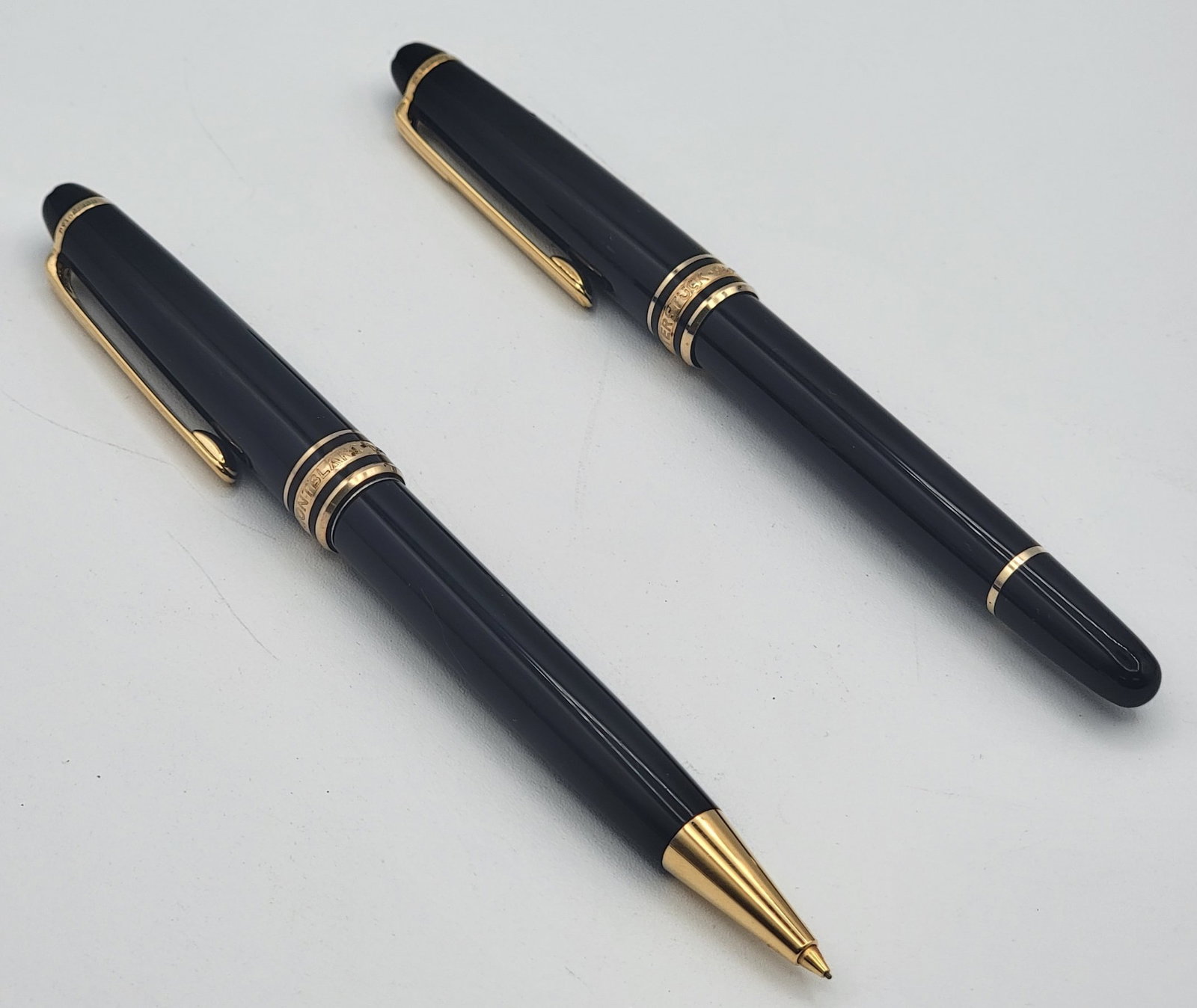 Montblanc Meisterstuck Pix Fountain Pen & Mechanical Pencil Set: Montblanc Meisterstuck Pix fountain pen & mechanical pencil set. Appears to be in nice condition with some wear from use and storage. Both measure approximately 5-1/2" long. Pen has a 14k gold #4810 n