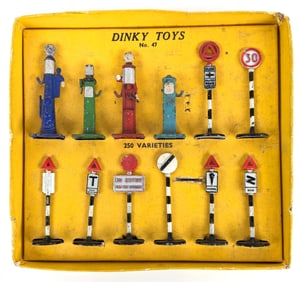 Dinky Toys No. 47 Gas Pump & Sign Set