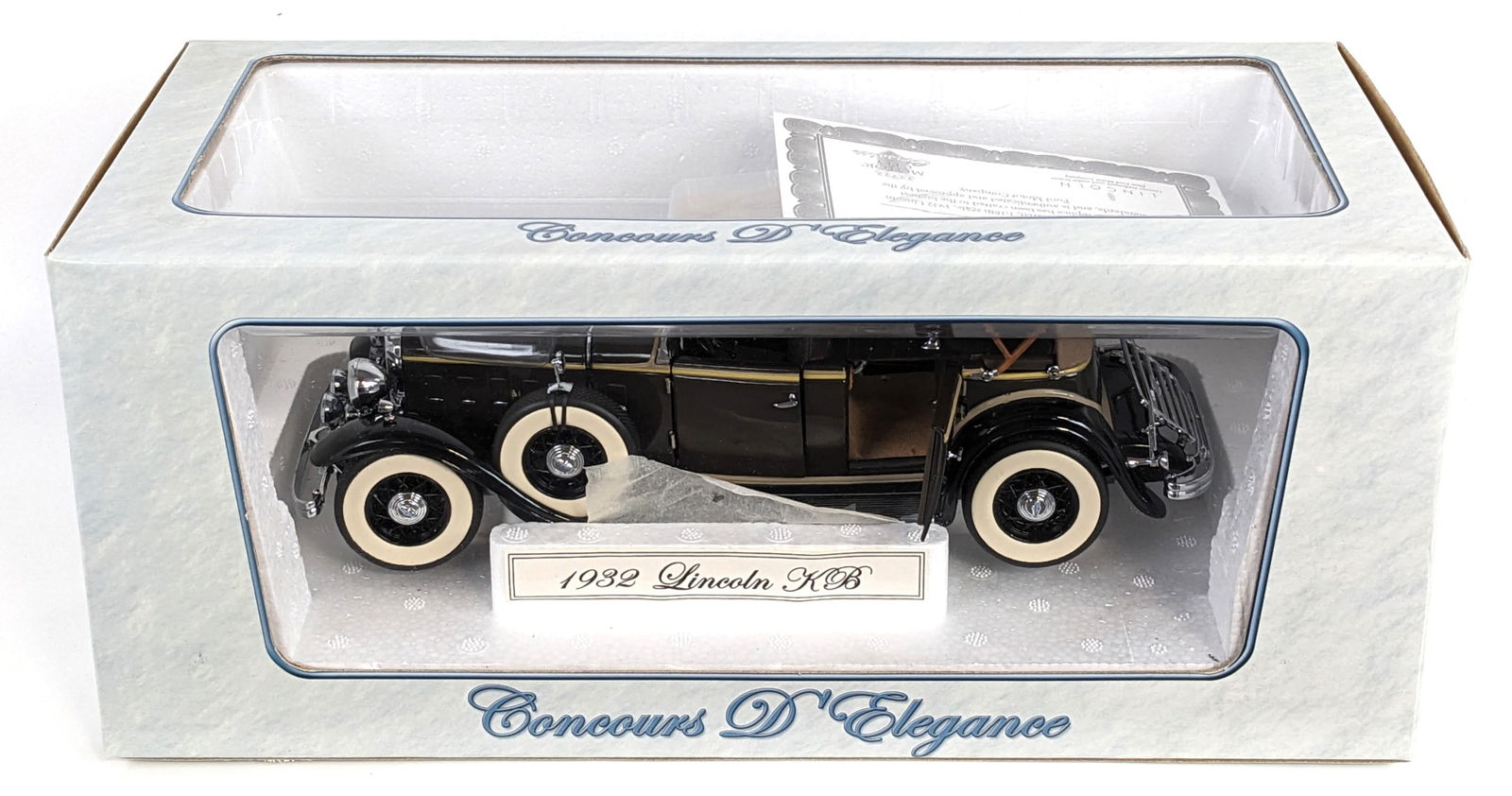 1/18 Motor City Classics 1932 Lincoln KB Concours D'Elegance (1 of 8)