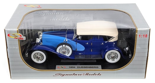 1/18 Scale Signature Models 1934 Duesenberg Car