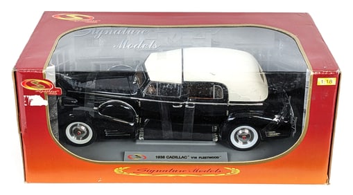 1/18 Scale Signature Models 1938 Cadillac V16 Fleetwood