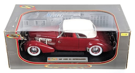 1/18 Scale Signature Models 1937 Cord 812 Supercharged