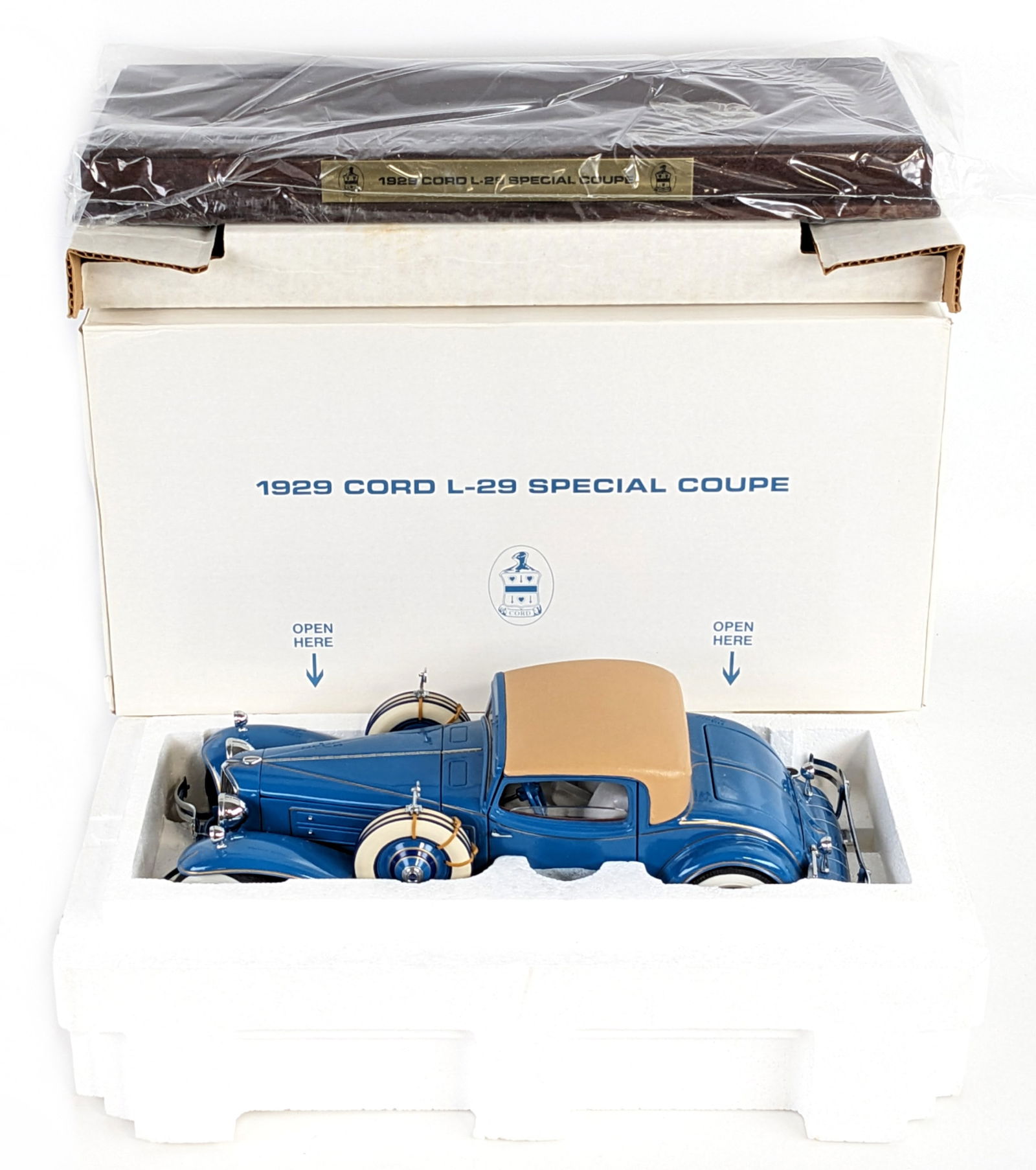 1/16 Scale Danbury Mint 1929 Cord L-29 Special Coupe (1 of 12)