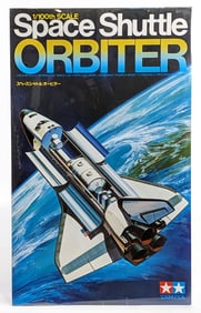 1/100 Tamiya Space Shuttle Orbiter Model Kit - Sealed