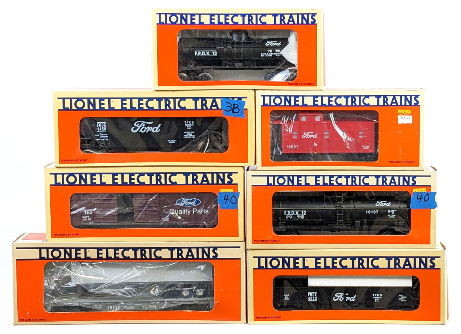 (7) Lionel Ford Train Cars (1 of 8)