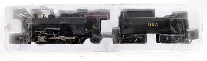 Lionel Polar Express #25 0-8-0 Train Engine w/ Tender