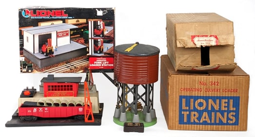 Lionel No. 342 Operating Culver, Fork Lift Loader Station, & AF No. 596 Water Tower