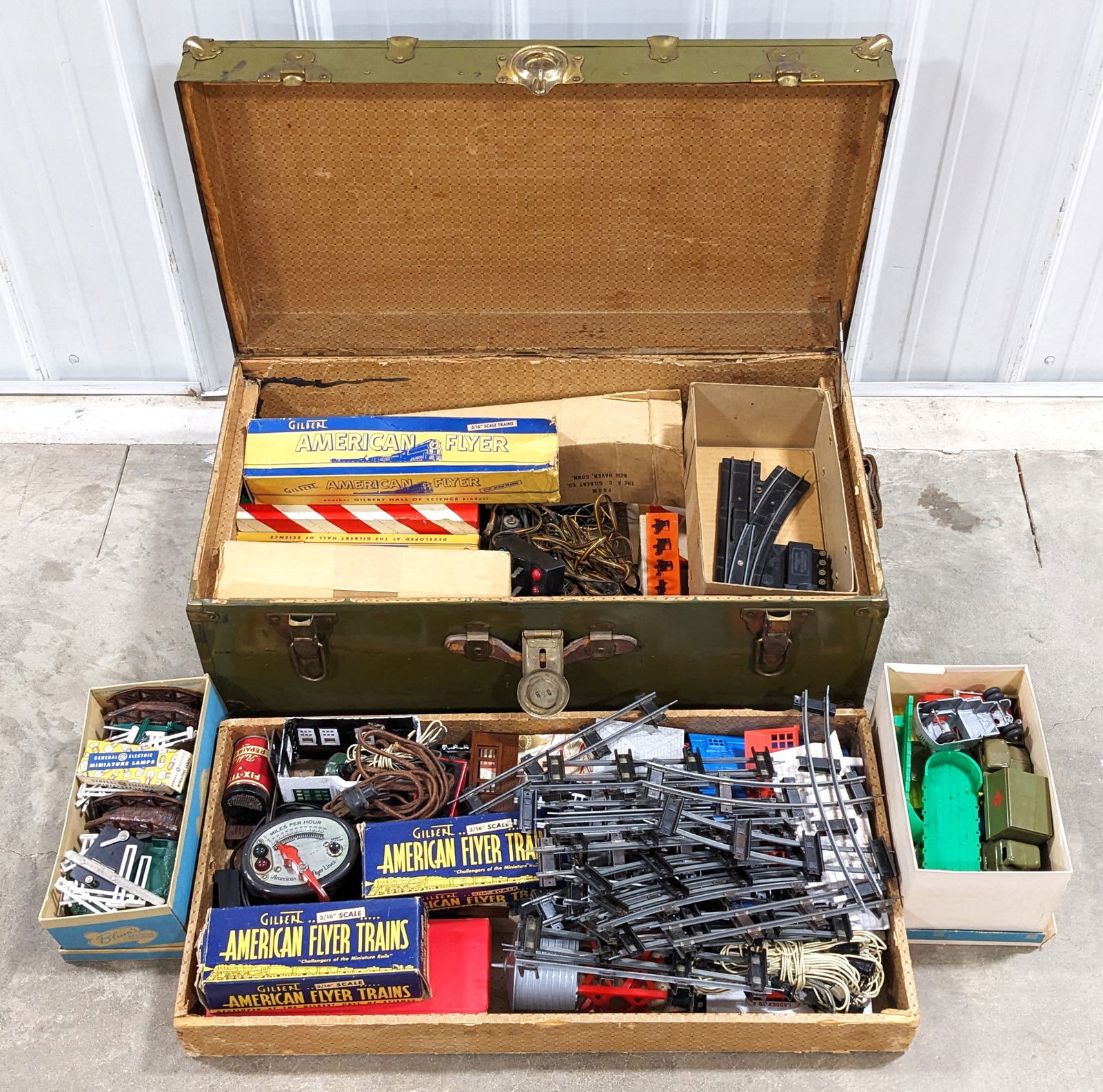 American Flyer 322 Hudson Loco & Tender + Train Cars & Accessories (1 of 15)