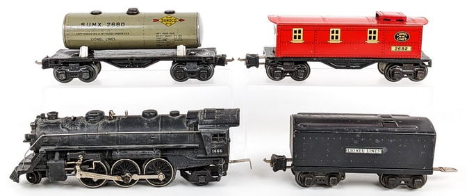 Lionel 1666 2-6-2 Engine w/ Tender & (2) Tin Cars