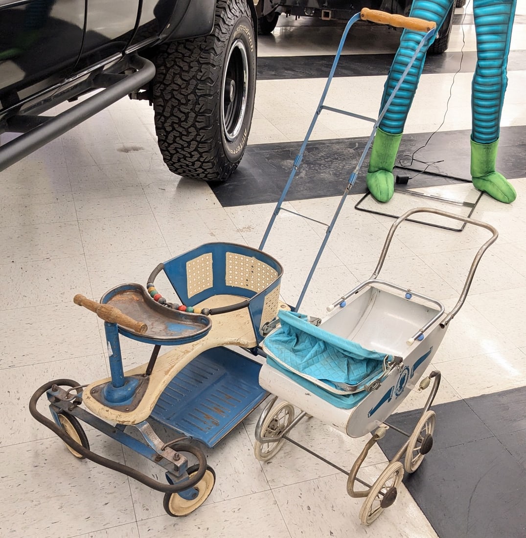 イギリスヴィンテージ 1940年 ドール乳母車 baby carriage 小 乳母車のお話 – 西洋アンティーク雑貨や英国MINIパーツの販売