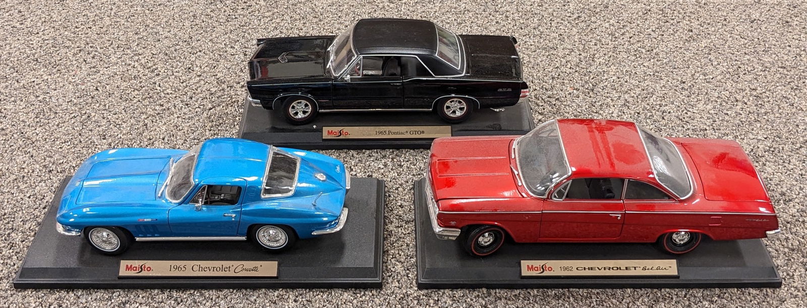 (3) Maisto Die Cast Model Cars (1 of 4)