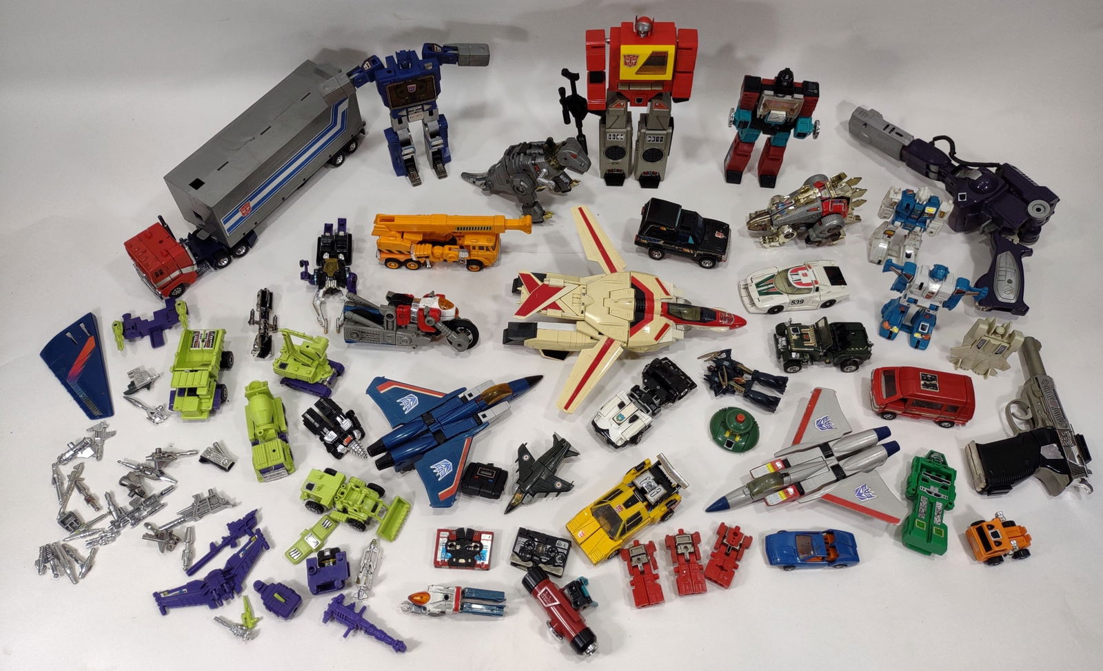 Large Lot Of 1980s Bandai Takara G1 Transformers Action Figures & Accessories (1 of 20)