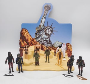 2018 Planet of The Apes Reaction 6? Figures and Statue of Liberty Play Set.