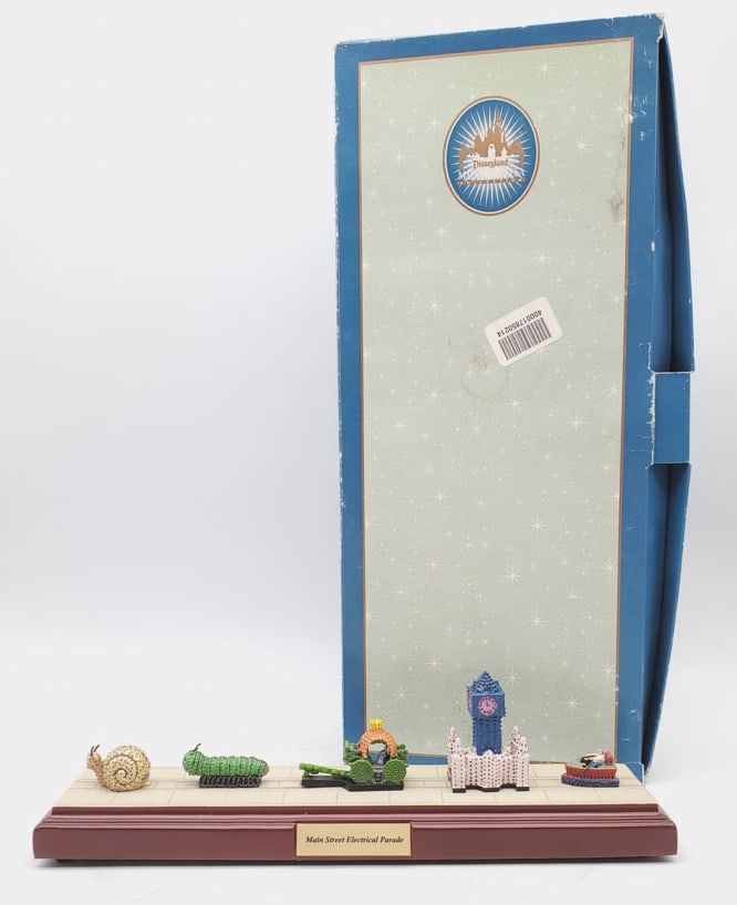 Disney Parks Olszewski Main Street Electrical Parade (1 of 12)