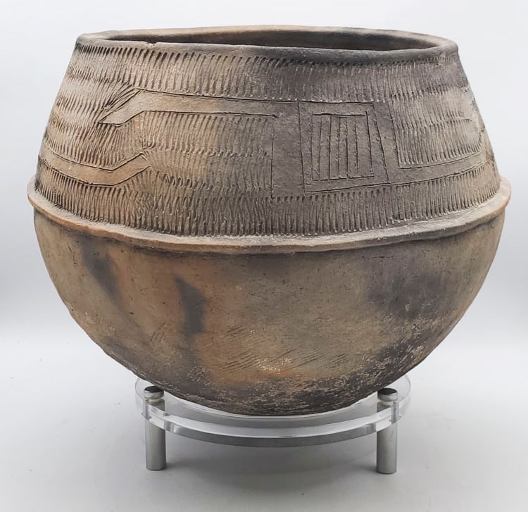Antique 19th century Engraved Mossi Tribe Clay Water Pot (1 of 10)