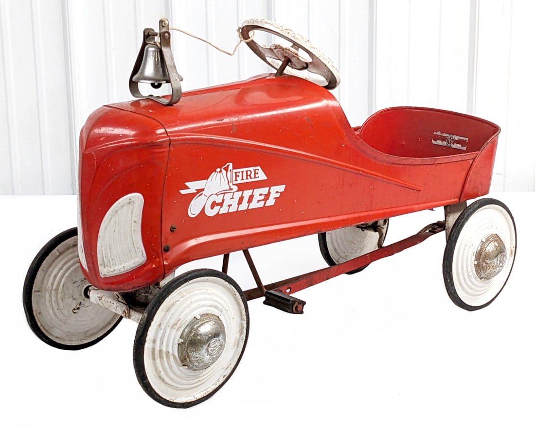 Original Murray Fire Chief Pedal Car (1 of 10)