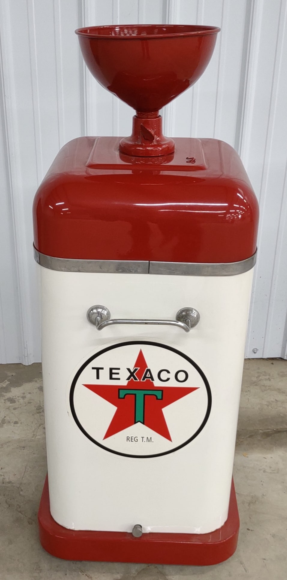 Restored Vintage Texaco Service Station Lubester (1 of 7)