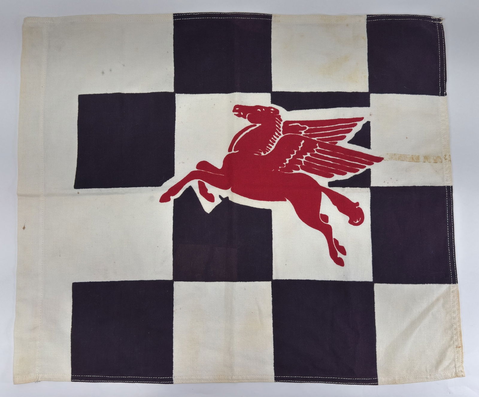 Vintage Mobil Racing Cloth Checkered Flag w/ Pegasus Graphic (1 of 12)