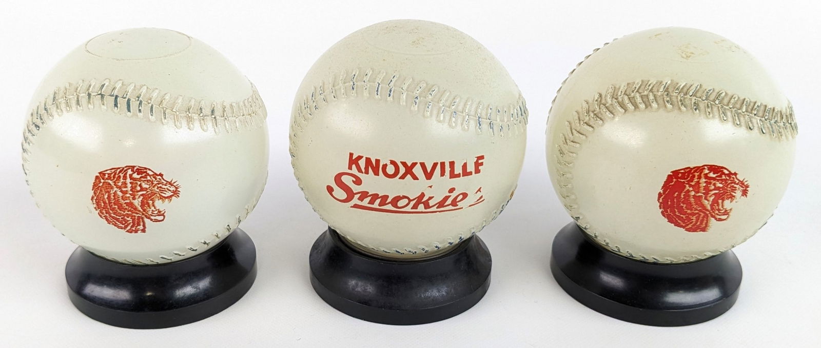 (3) Vintage Mobil Gas Station Glass Baseball Promotional Banks (1 of 4)