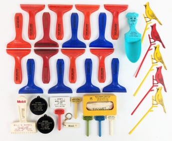 Lot Of Vintage Mobil Gas Station Promotional Items