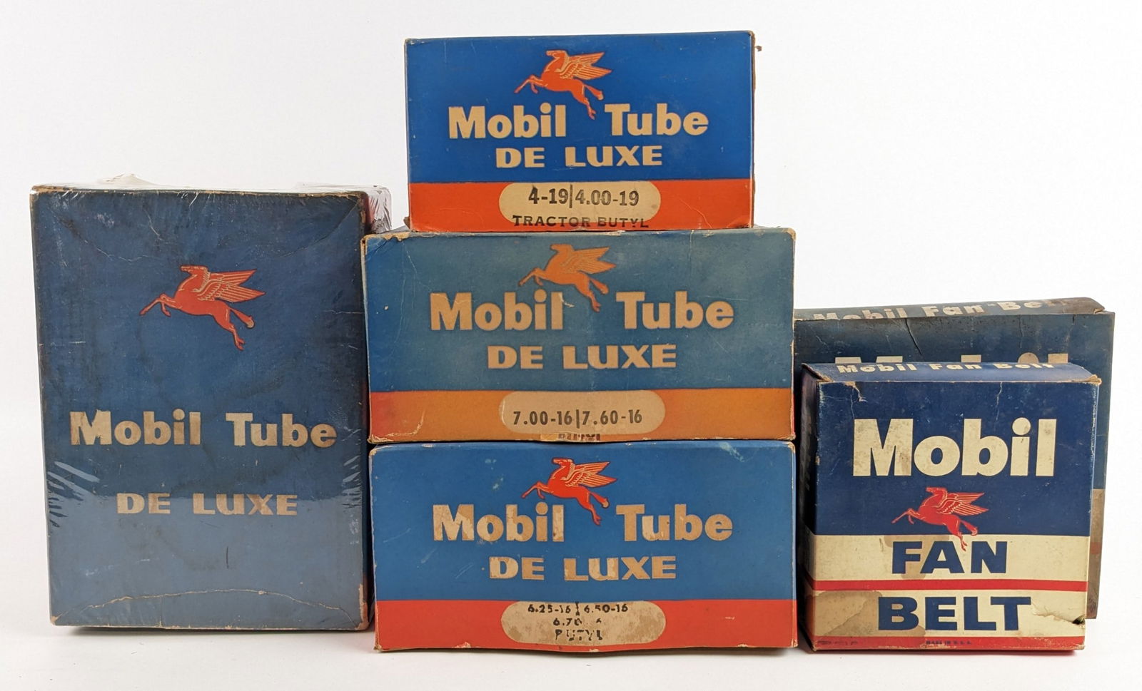 Lot Of Vintage Mobil De Luxe Tire Tube & Fan Belt Boxes (1 of 4)