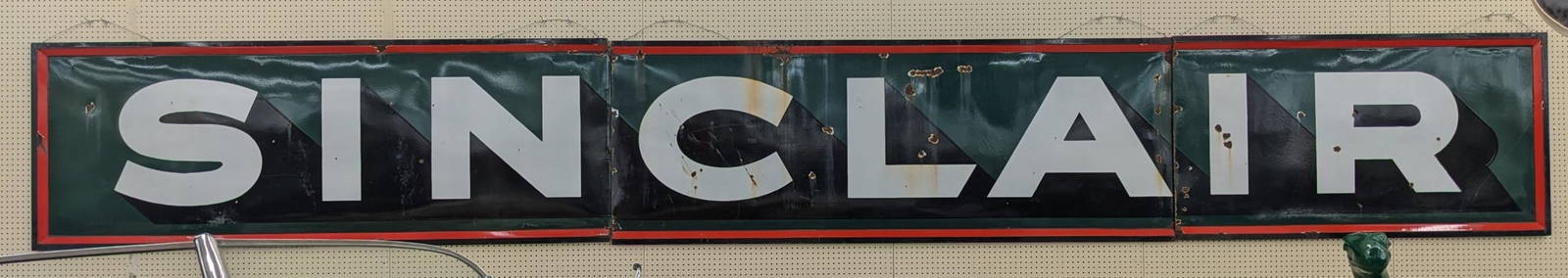 24ft Vintage SSP Sinclair Service Station 3-Piece Sign: Scarce 24ft 3-piece single sided porcelain Sinclair service station advertising sign. Believed to be 1 of 8 refinery 3-piece 24ft signs. Overall nice condition with porcelain loss, rust in areas, scra
