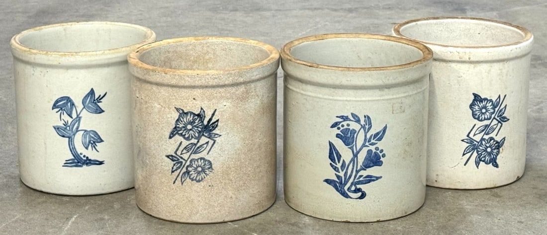 (4) 1 Gallon Western Stoneware Co. Cobalt Blue Floral Design Crocks: (4) 1 Gallon Western Stoneware Co. Cobalt Blue Floral Design Crocks.? Display nicely with normal wear due to age and use.
