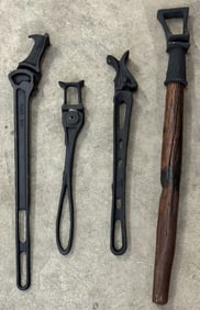 Cast Iron Barbed Wire  Fence Stretcher 1-With Wooden Handle.