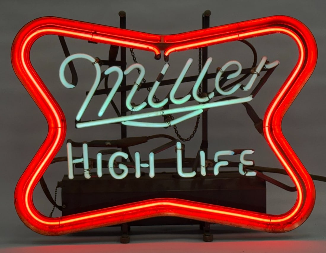 Vtg. Miller High Life Advertisement Beer Neon Bar Sign: Vtg. Miller High Life Advertisement Beer Neon Bar Sign. This neon bar sign is in good working condition. There are areas of rust common with age. This advertisement beer sign will make the perfect add