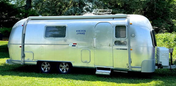 1969 Airstream Land Yacht Trade Winds 25ft Travel Trailer