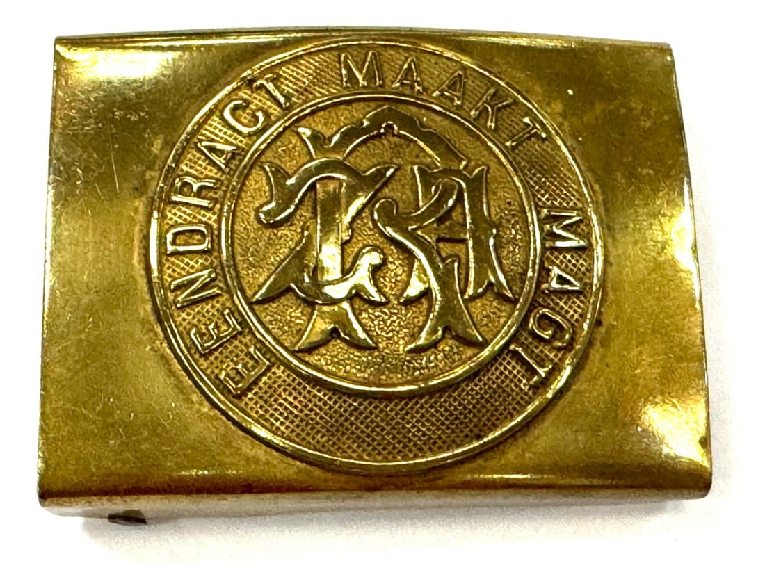 South African Republic Army Boer War Belt Buckle: South African Republic Army Boer War Belt Buckle. Belt Buckle is made out of brass and has "Eendract Maakt Magt" inscribed on front. Belt Buckle is in overall good condition with wear from age and use