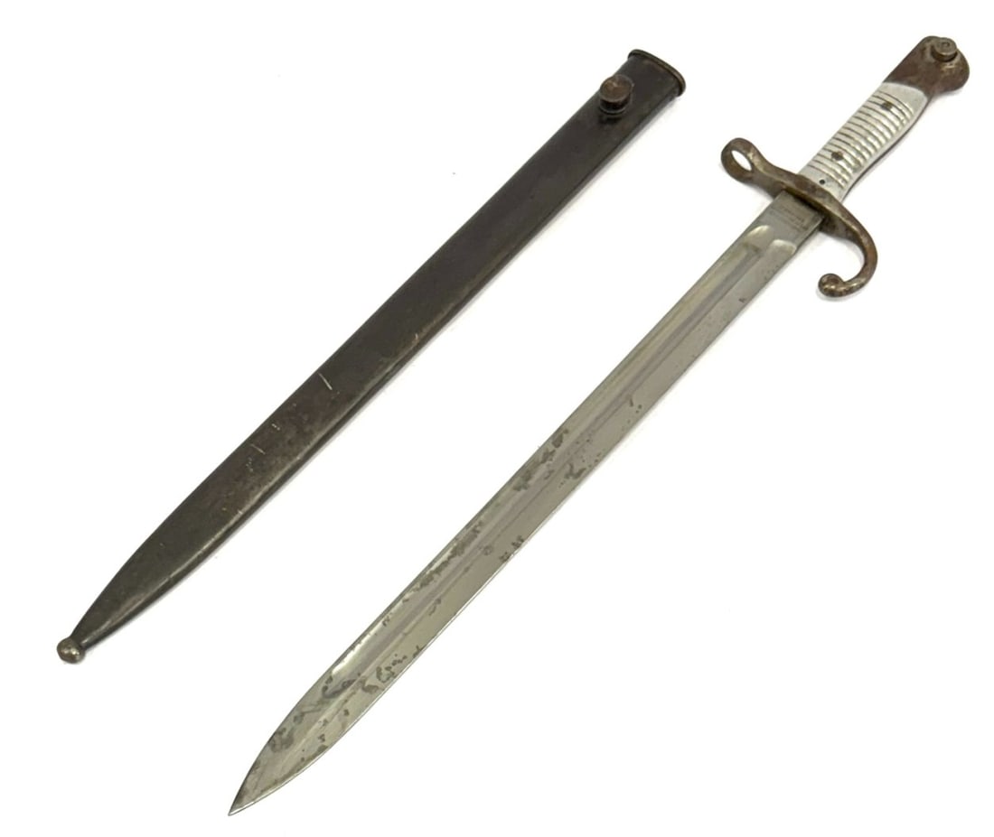 Argentine Bayonet Weyerseberg M5225 WIth Matching Scabbard: German WW I Bayonet Weyerseberg M5225 WIth Matching Scabbard.? Blade in Excellent Condition with Nice Patina Throughout. Blade Length 15". Overall Length with Scabbard is 21"