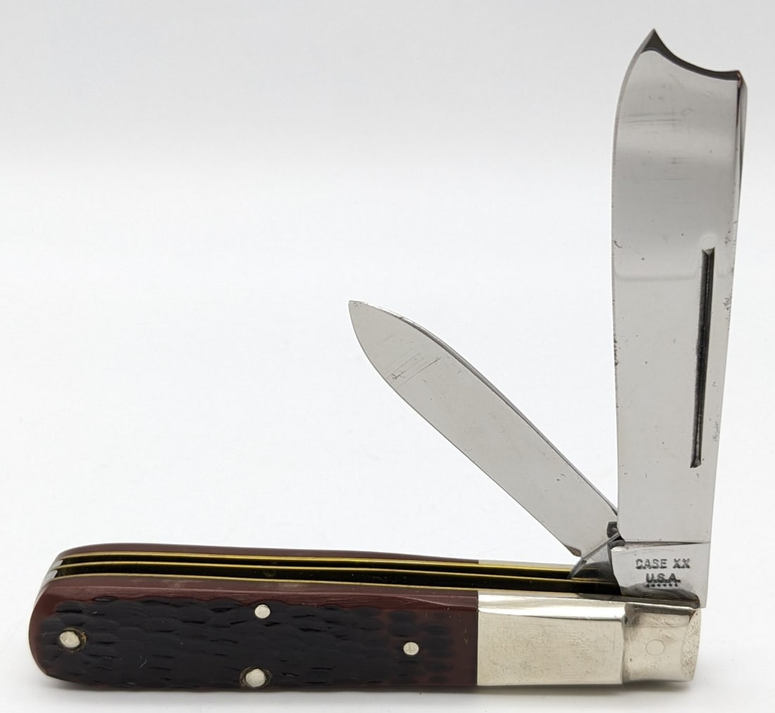 1974 Case XX Jig Delrin Razor 6205R: Knife is in very nice condition with light scuffs on the bolsters from handling. Overall measures 3-3/4in when closed.