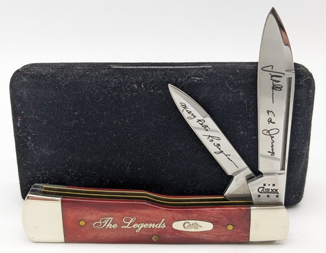 2004 Case XX The Legends Commemorative Smooth Red Bone Gunstock Knife 62130: Knife features the signatures of important individuals that helped Case XX Knives become what it is today with model designs and leadership. Knife is in very nice condition with light wear from handli