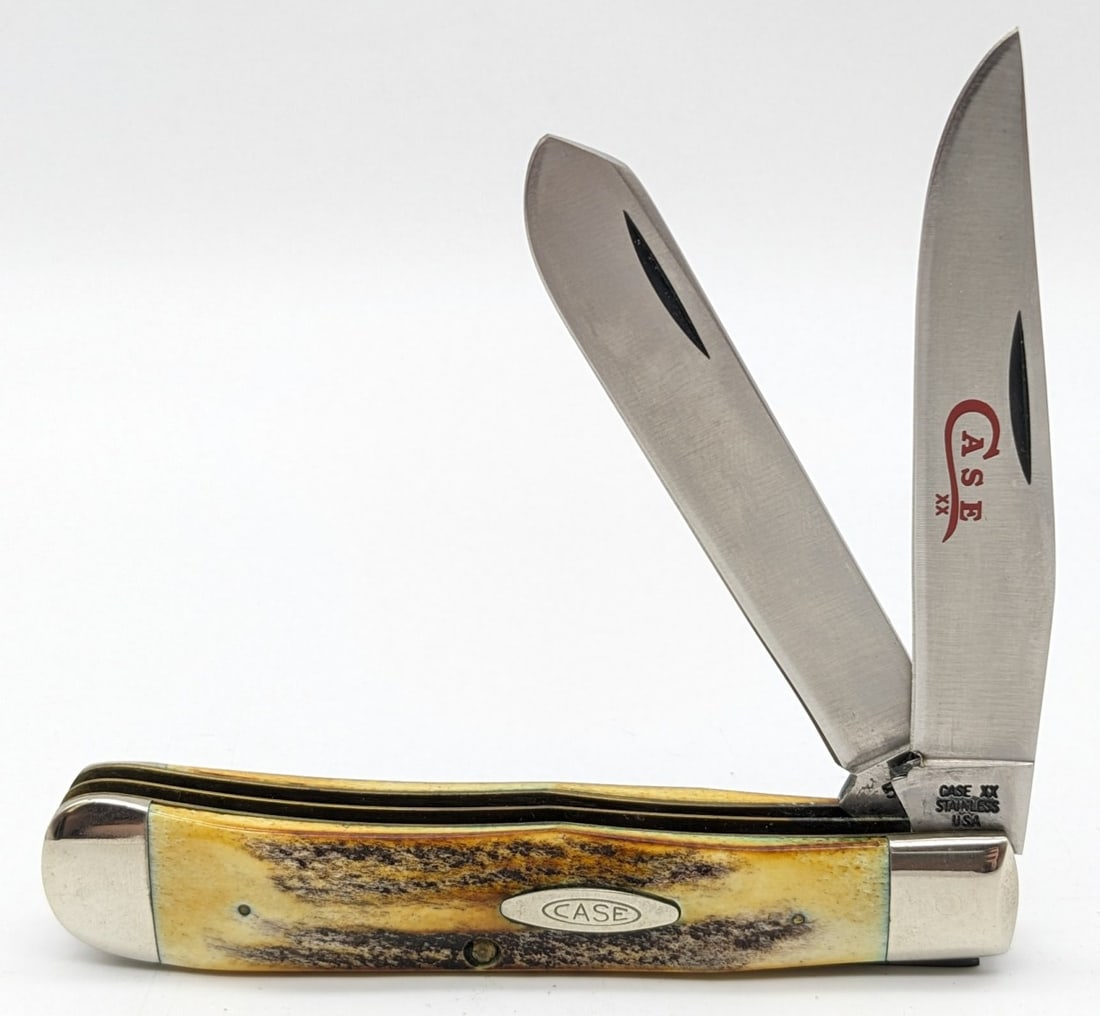 1978 Case XX Red Letter Stag Trapper 5254: Knife is in very nice condition with light wear from handling. Overall measures 4-1/8in when closed.