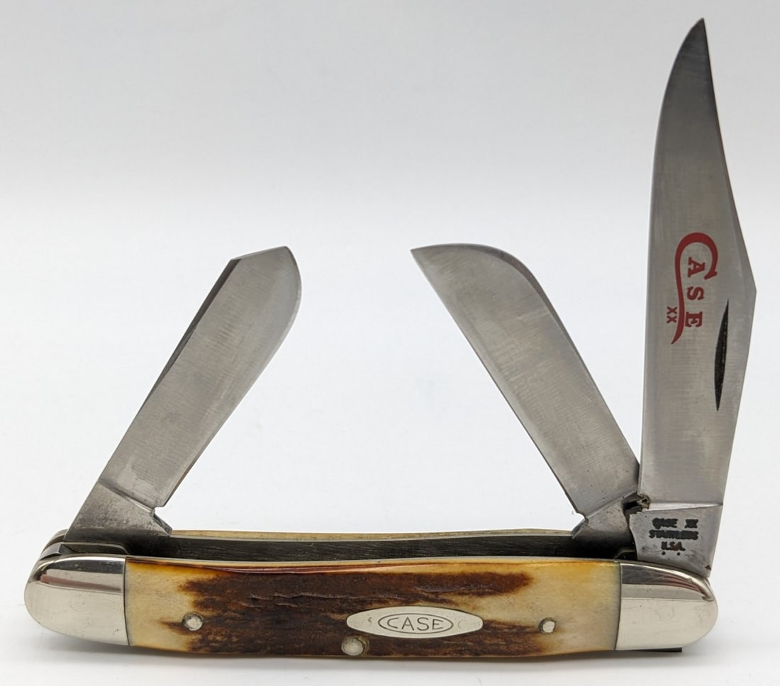 1978 Case XX Red Letter Stag Medium Stockman 5347: Knife is in very nice condition with light wear from handling. Overall measures 3-7/8in when closed.
