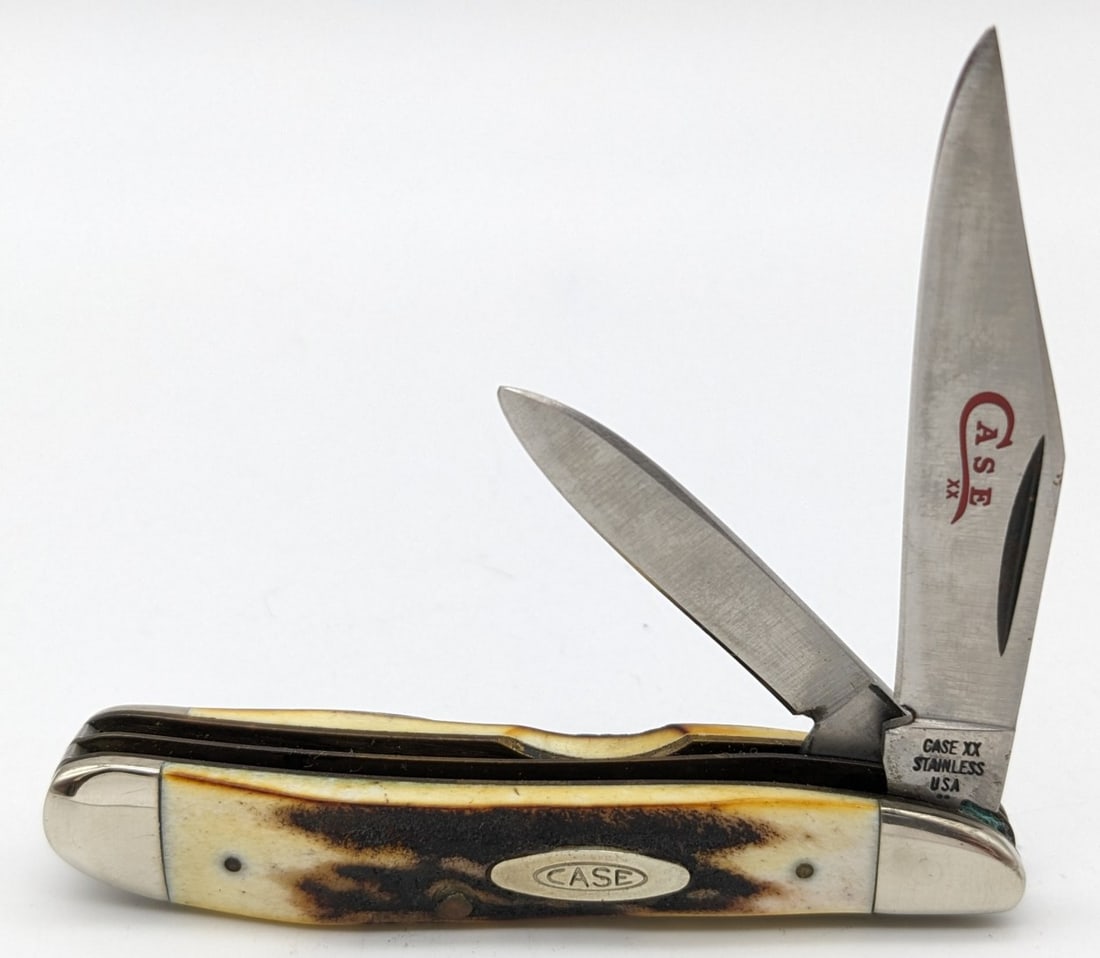 1978 Case XX Red Letter Stag Peanut 5220: Knife is in very nice condition with light wear from handling. Overall measures 2-7/8in when closed.