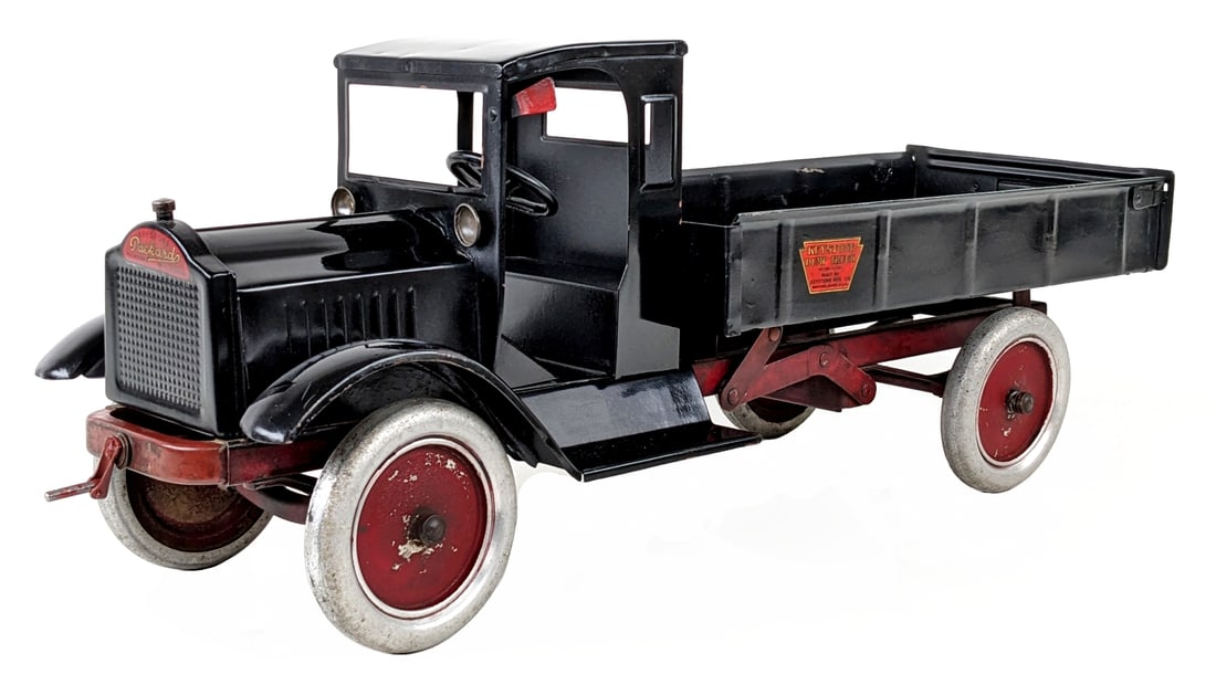 Keystone Packard Crank Dump Truck (1 of 11)