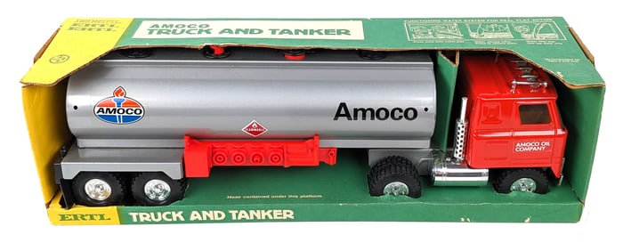 Ertl International Amoco Truck & Tanker Trailer In Box